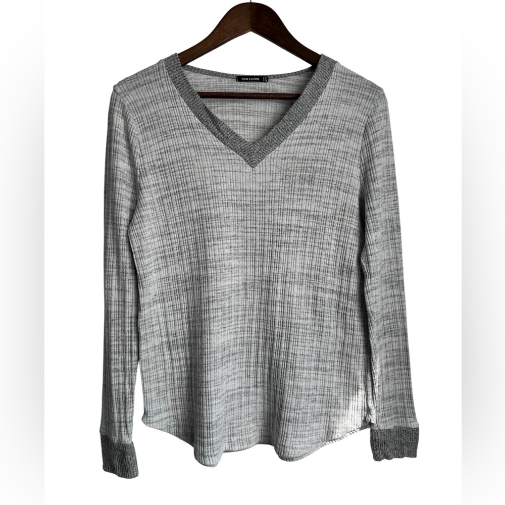 Pink Clover Gray V-Neck Long Sleeve lightweight Top est sz: Small